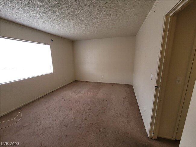 Building Photo - 241 Misty Isle Ln