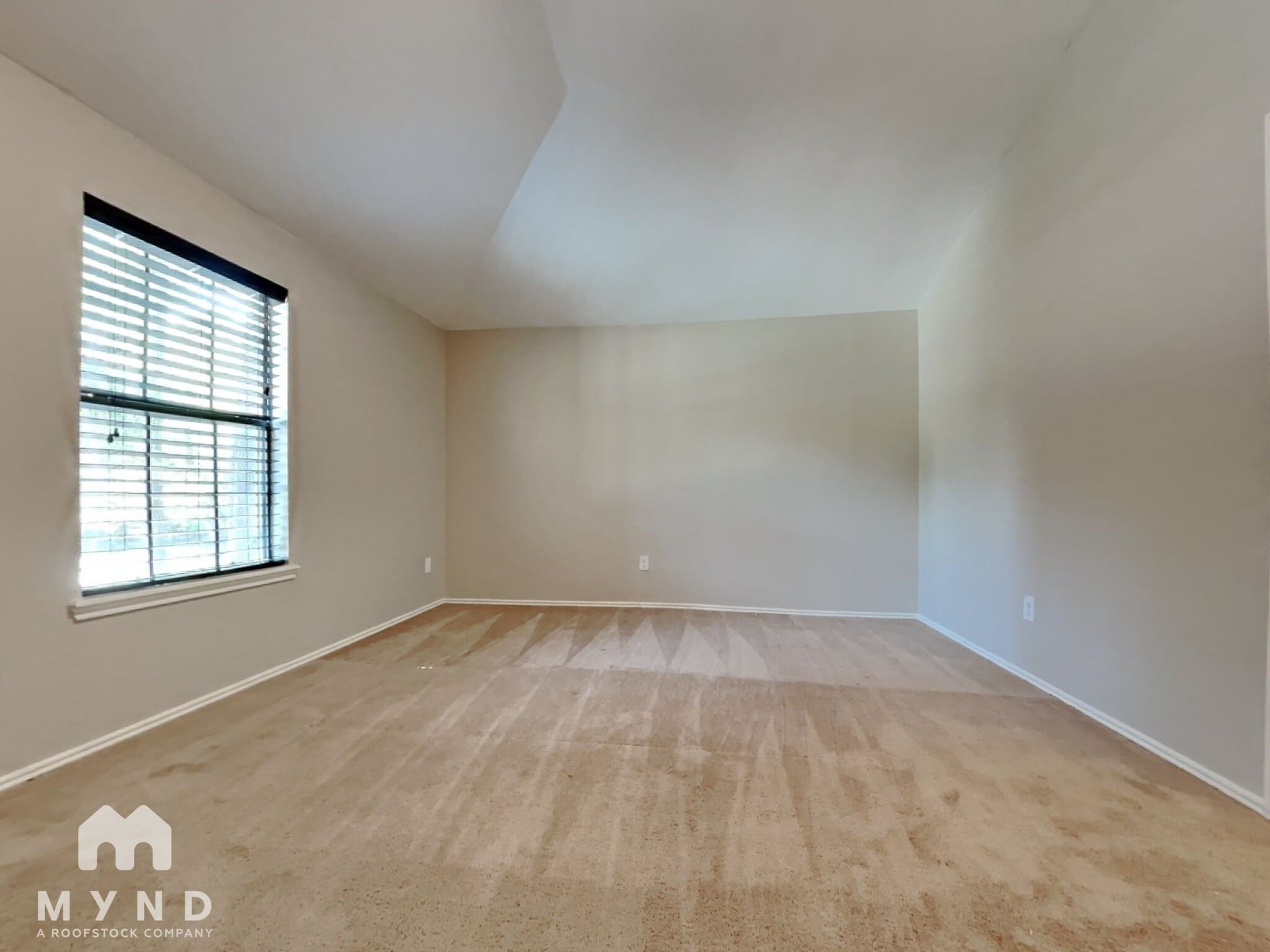 Building Photo - 102 Summer Crest Cir