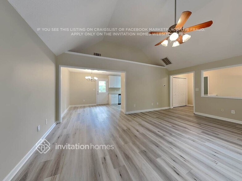 Building Photo - 432 Meadowbrook Dr