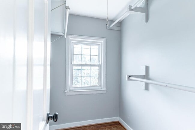 Building Photo - 2759 W George Mason Rd