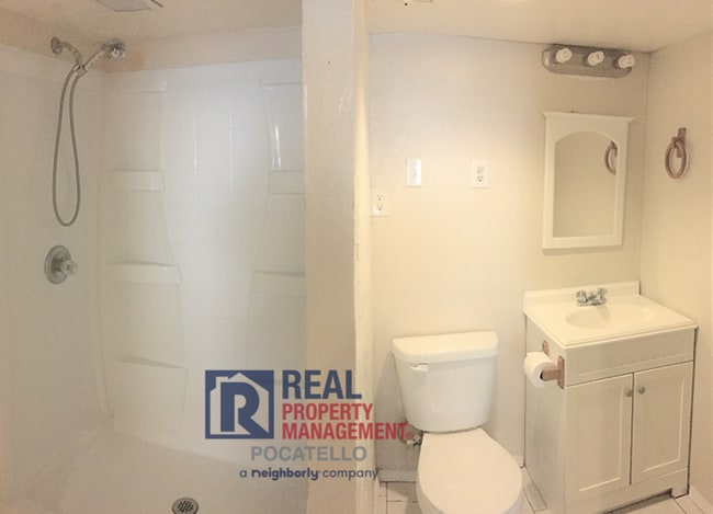 Building Photo - Cozy 1 Bedroom 1 bath basement apartment