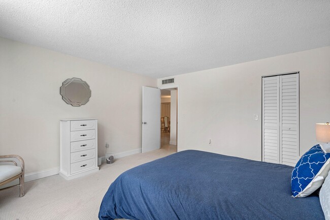 Building Photo - 3460 S Ocean Blvd