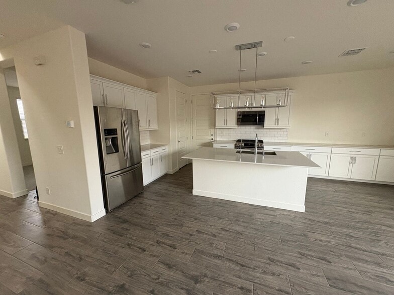 Building Photo - 17149 N 10th St