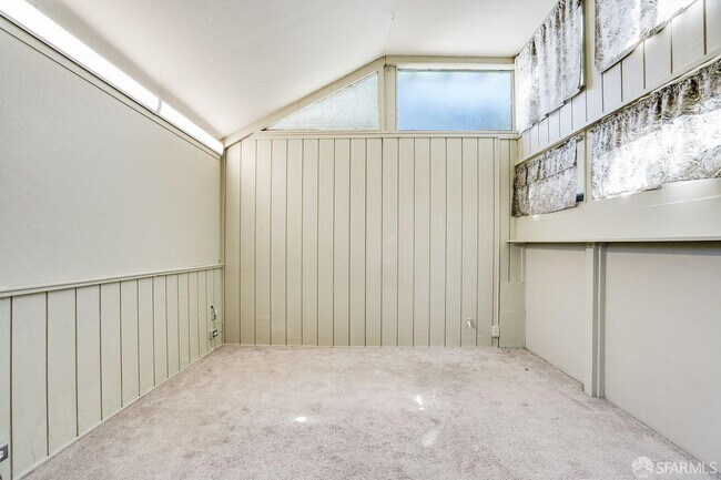 Building Photo - 172 Amber Dr