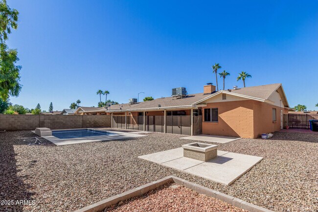 Building Photo - 1845 S Beverly