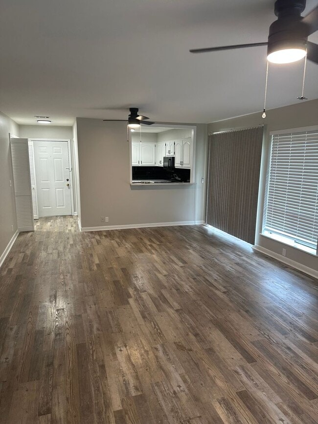 Building Photo - Completely Remodeled 2 Bedroom, 2 Bathroom ground floor Condo in Heber Springs