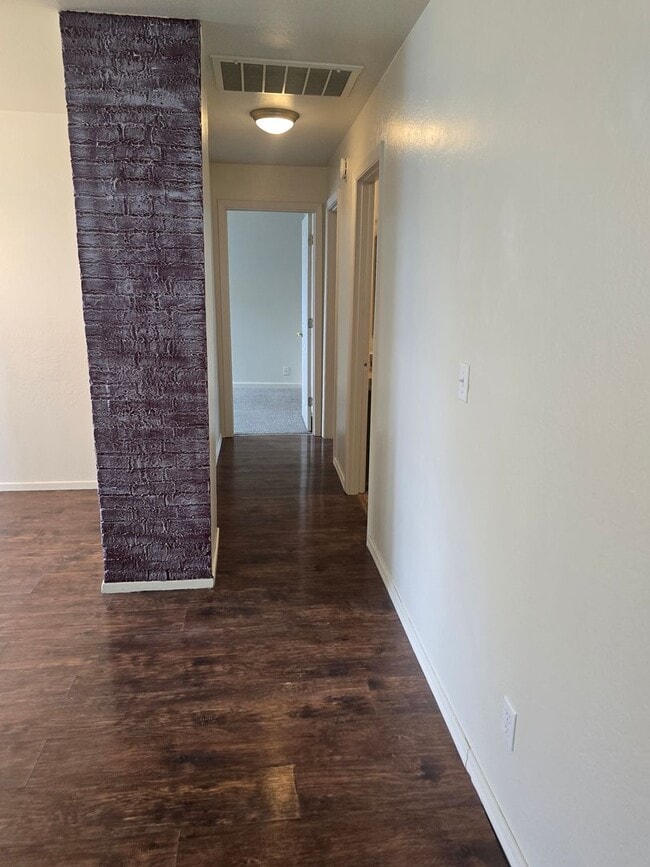 Building Photo - 3 bed 2 bath Family Home for Rent in Grant...
