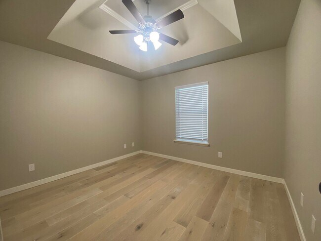 Building Photo - Jenks Schools! Prepare to fall in love wit...