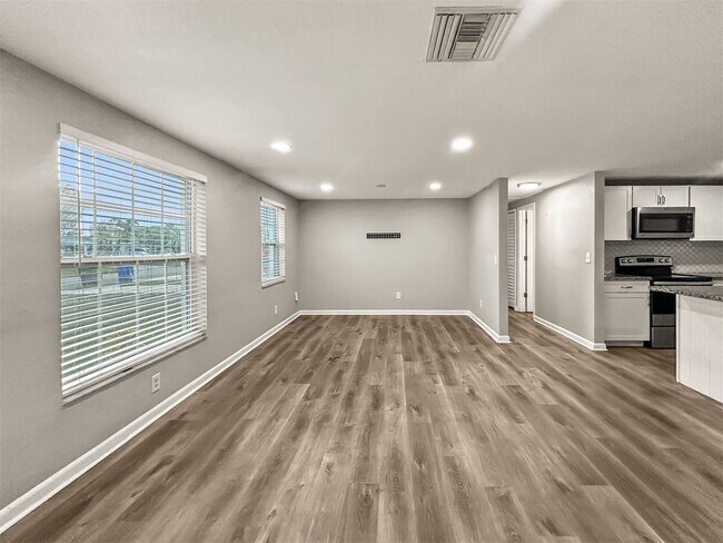 Building Photo - Coastal Waterfront Living in Apollo Beach – 3 Bed | 2 Bath