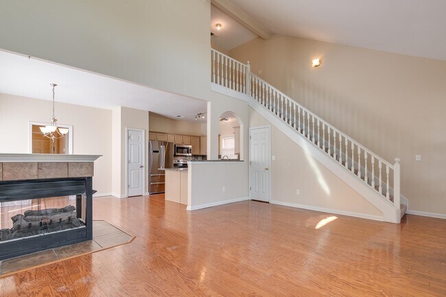 Building Photo - 331 Fountain River Dr