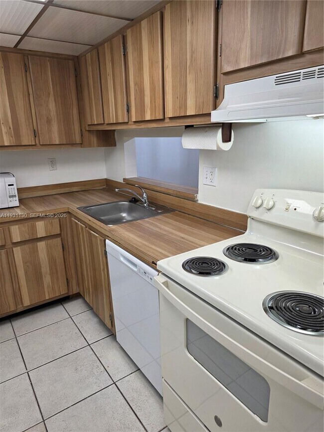 Building Photo - 8035 SW 107th Ave