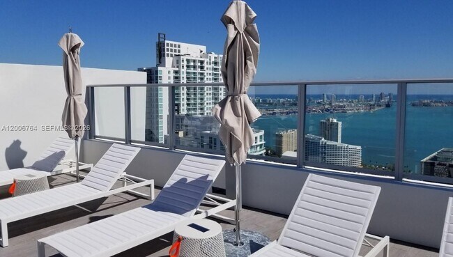 Building Photo - 1010 Brickell Ave