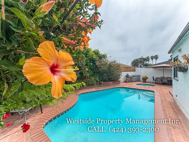 Building Photo - 8120 Glider Ave