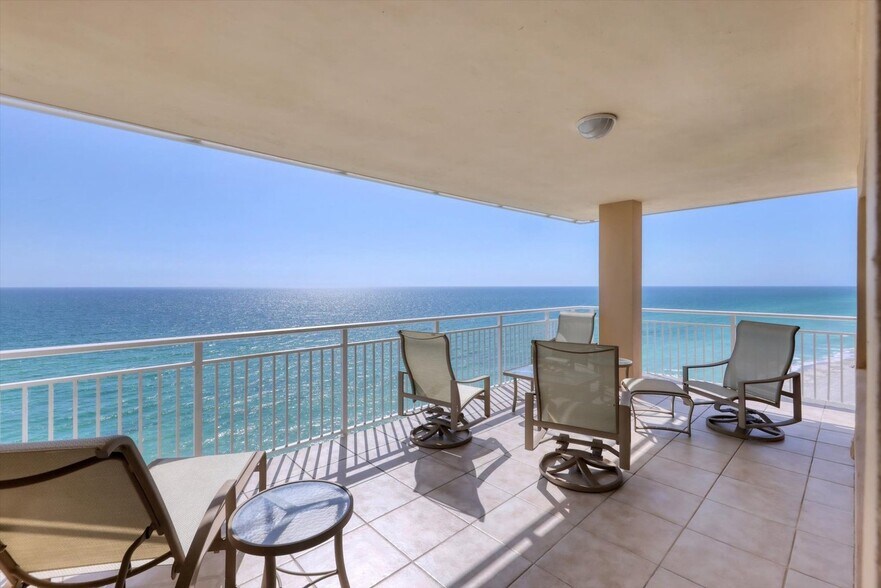 Building Photo - 601 Longboat Club Rd