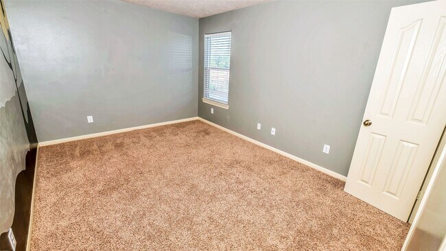 Building Photo - 1724 Don Alejandro