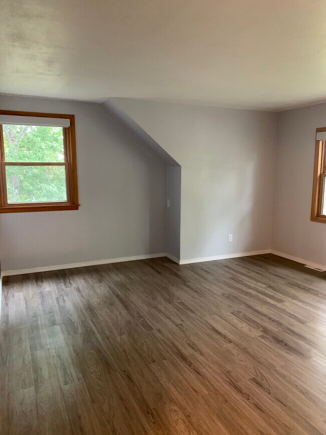 Living Room - 3754 E County Line Rd