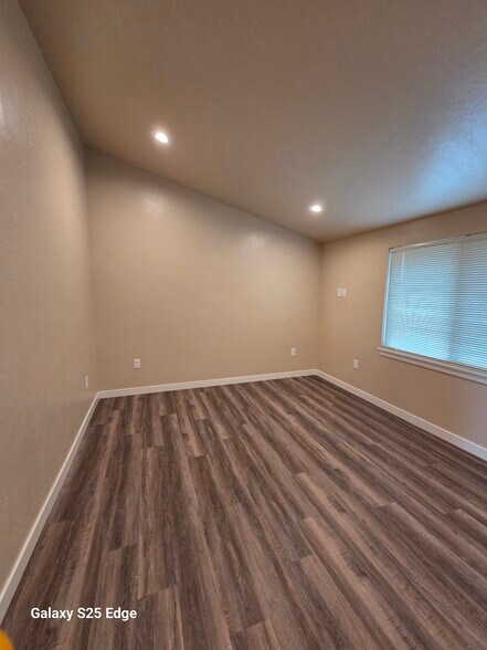 Building Photo - 4050 N US Highway 101