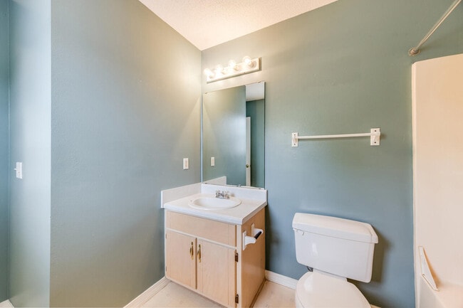 Building Photo - 15 Flora Cove