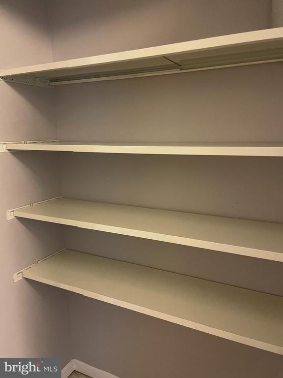 Building Photo - 5400 Oxford Dr