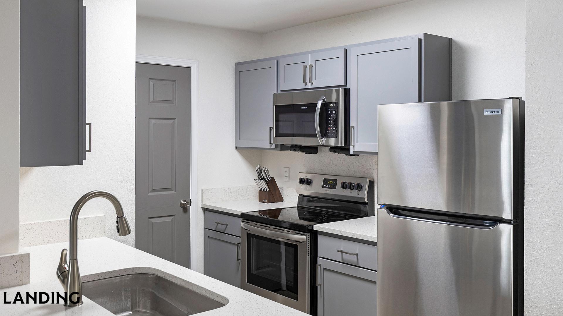 Building Photo - 210 Hillwood Blvd