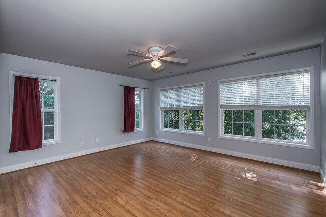 Building Photo - Rare opportunity to rent on LAKE MURRAY!