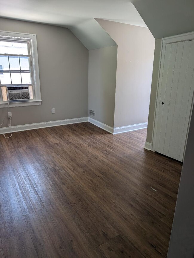 Building Photo - 106 Chautauqua St