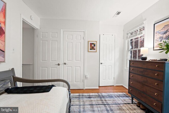 Building Photo - 1944 N Cleveland St