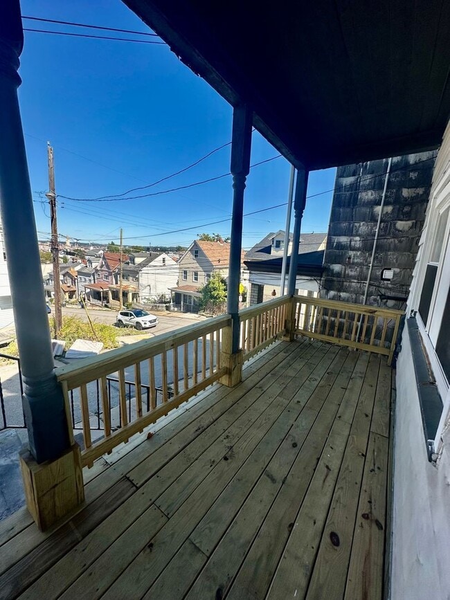 Building Photo - 2330 Eccles St