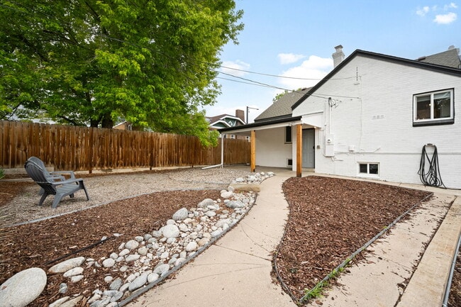 Building Photo - 3143 Sheridan Boulevard