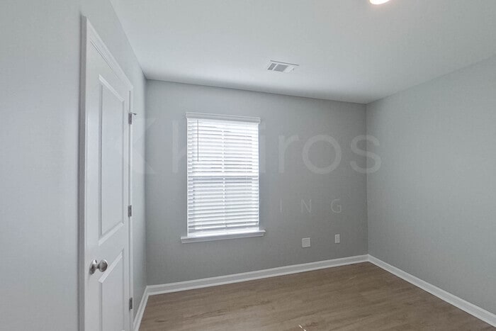 Building Photo - 133 Denise Dr