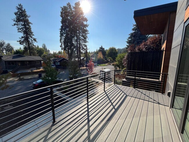 Building Photo - Modern 2 Bed, 2 Bath Just West of Century