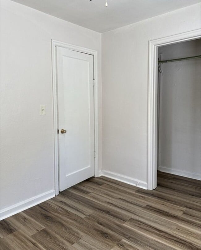 Building Photo - 2Bd/1Ba Single Story House - Available to View!