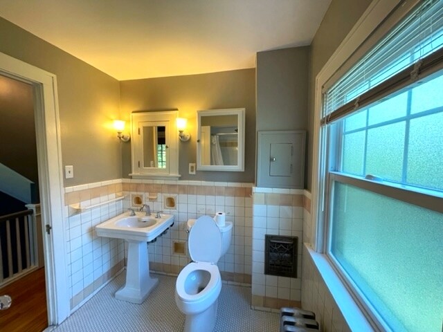 Building Photo - 3403 Dellwood Rd