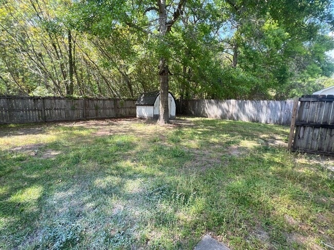 Building Photo - AVAILABLE NOVEMBER [SMALL PETS ONLY]