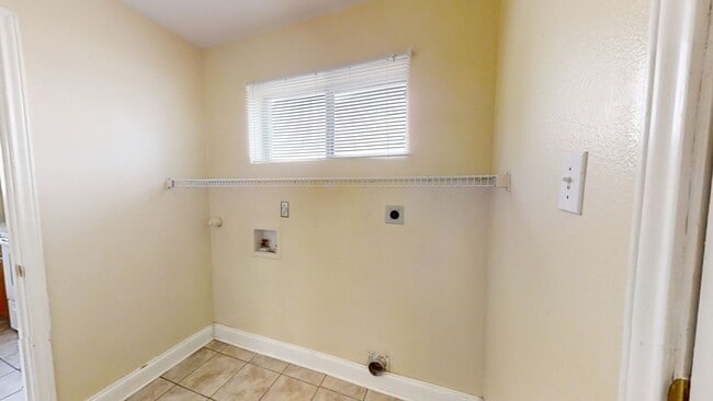 Building Photo - 3bd/2.5ba In Desired Westcreek! $1795/mo!