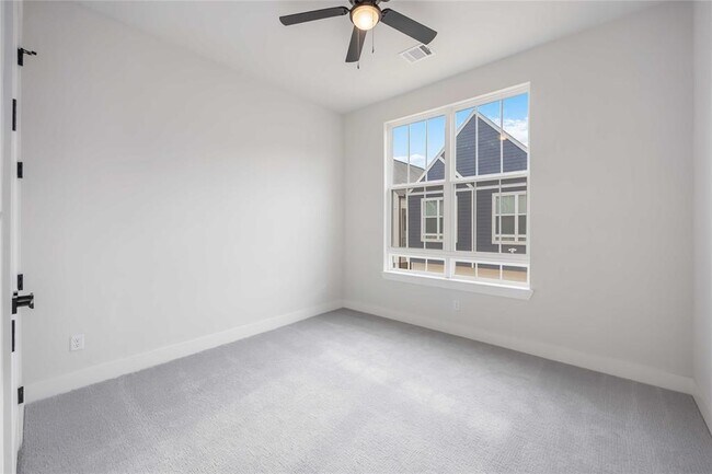 Building Photo - 6116 De Campo St