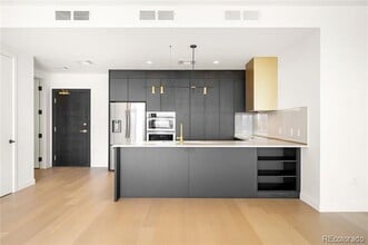 Building Photo - 3520 Chestnut Pl