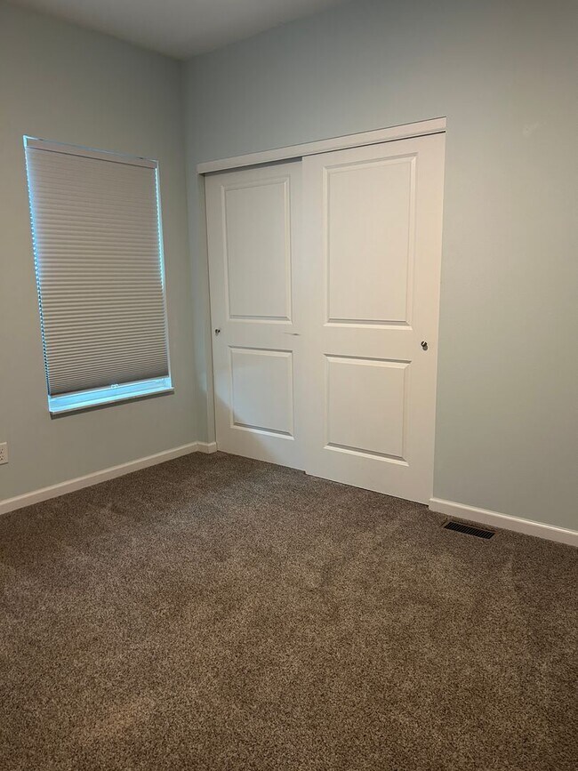 Building Photo - 2609 Beacon Point Ct