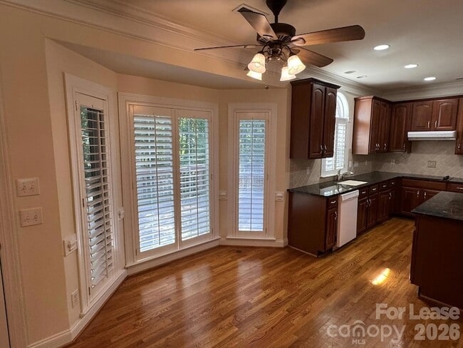 Building Photo - 7127 Weddington Brook Dr