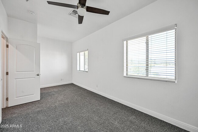 Building Photo - 4608 W Maryland Ave