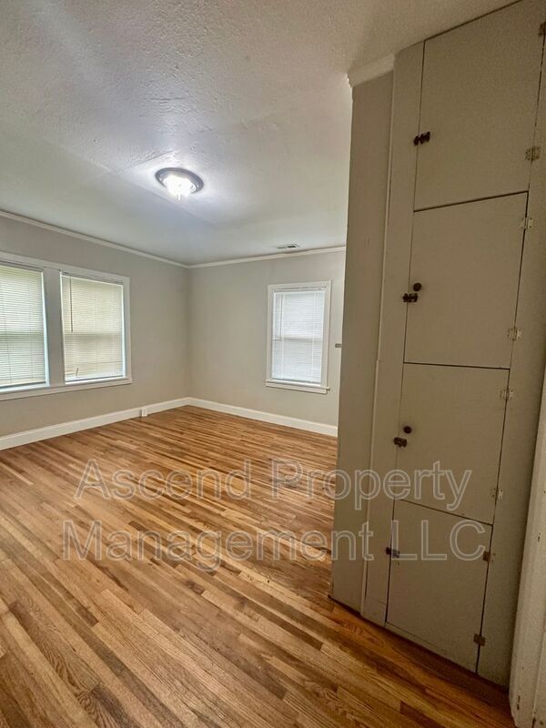 Building Photo - 1710 Bradt St