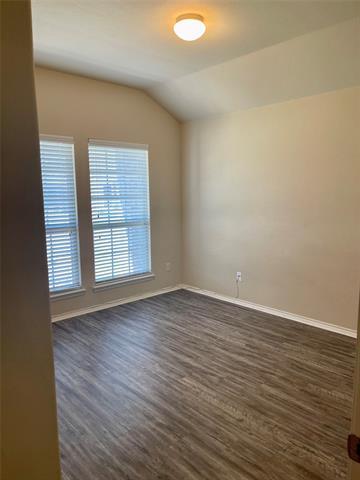 Building Photo - 1117 Lake Grove Dr