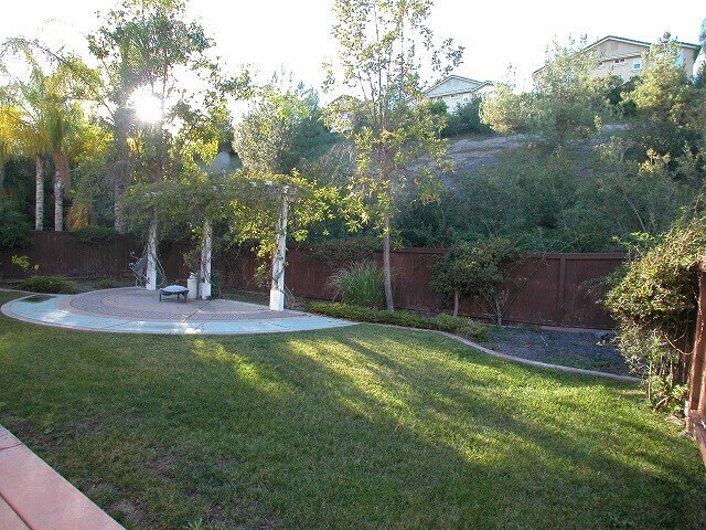 Building Photo - WOW! Great Eastlake Trails Former Model Home