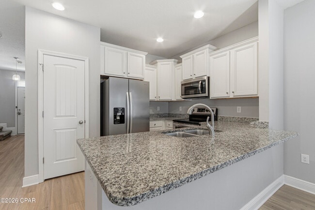Building Photo - 7450 Shadow Lake Dr
