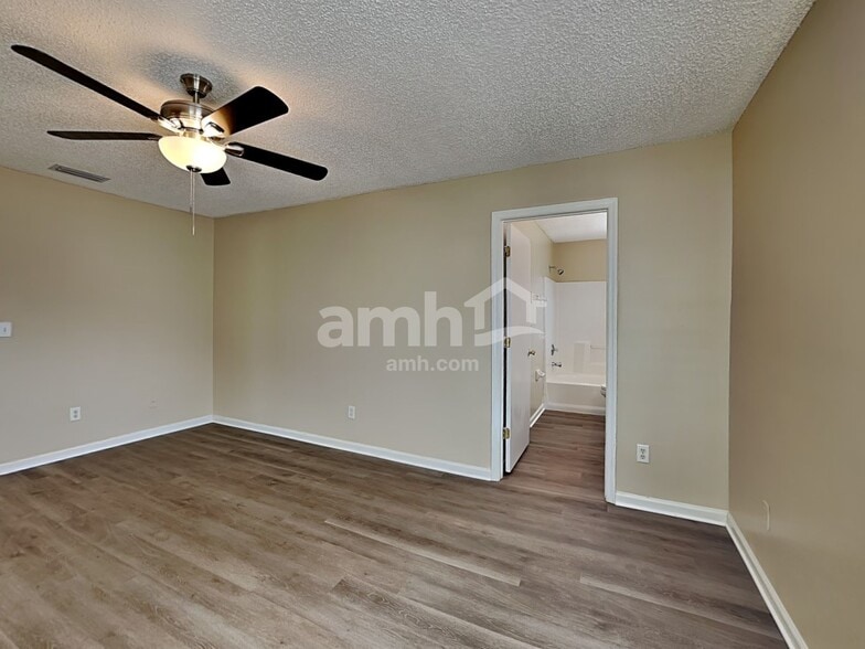 Building Photo - 509 Chancellor Dr W