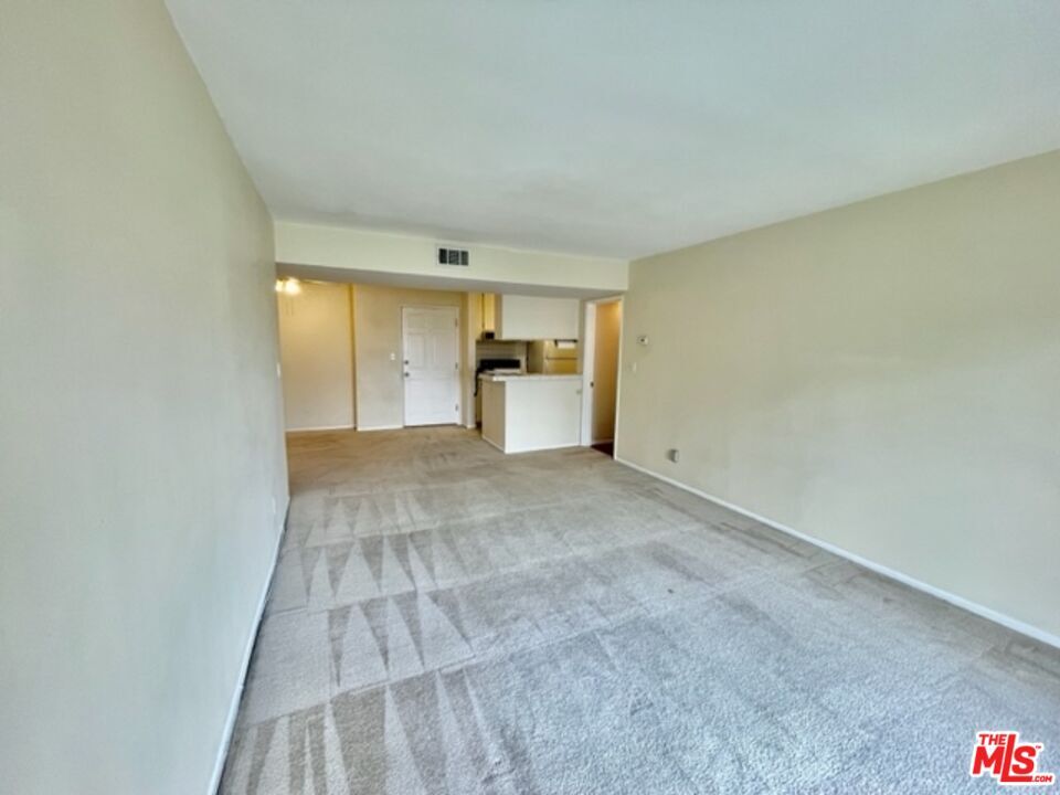 Living Room - 18307 Burbank Blvd