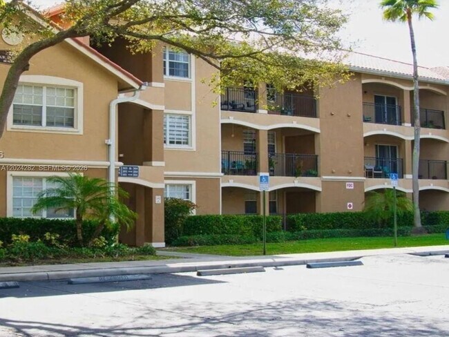 Building Photo - 220 SW 116th Ave