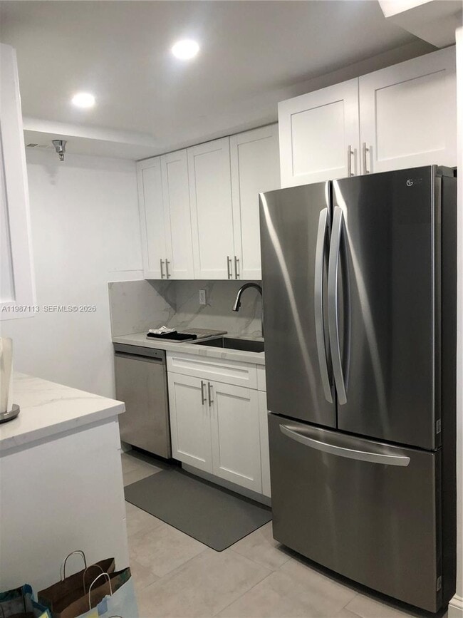 Building Photo - 1000 West Ave