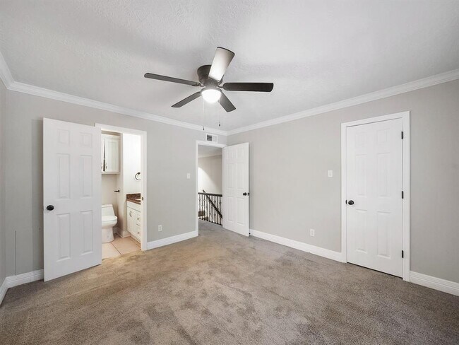 Building Photo - 6402 Del Monte Dr