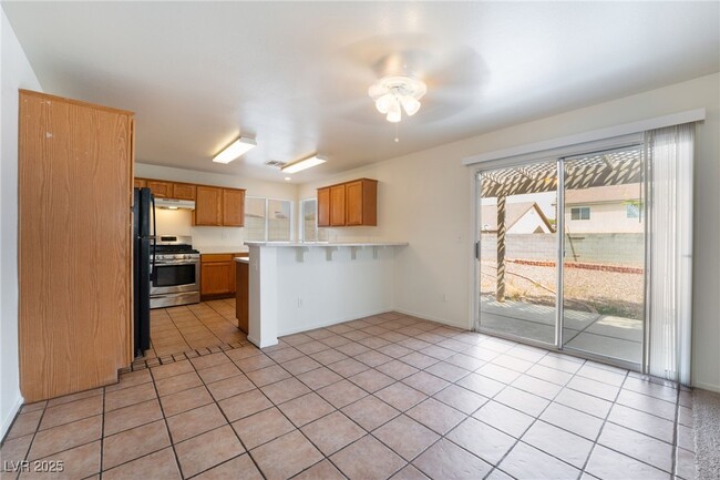 Building Photo - 906 Mandolin Way